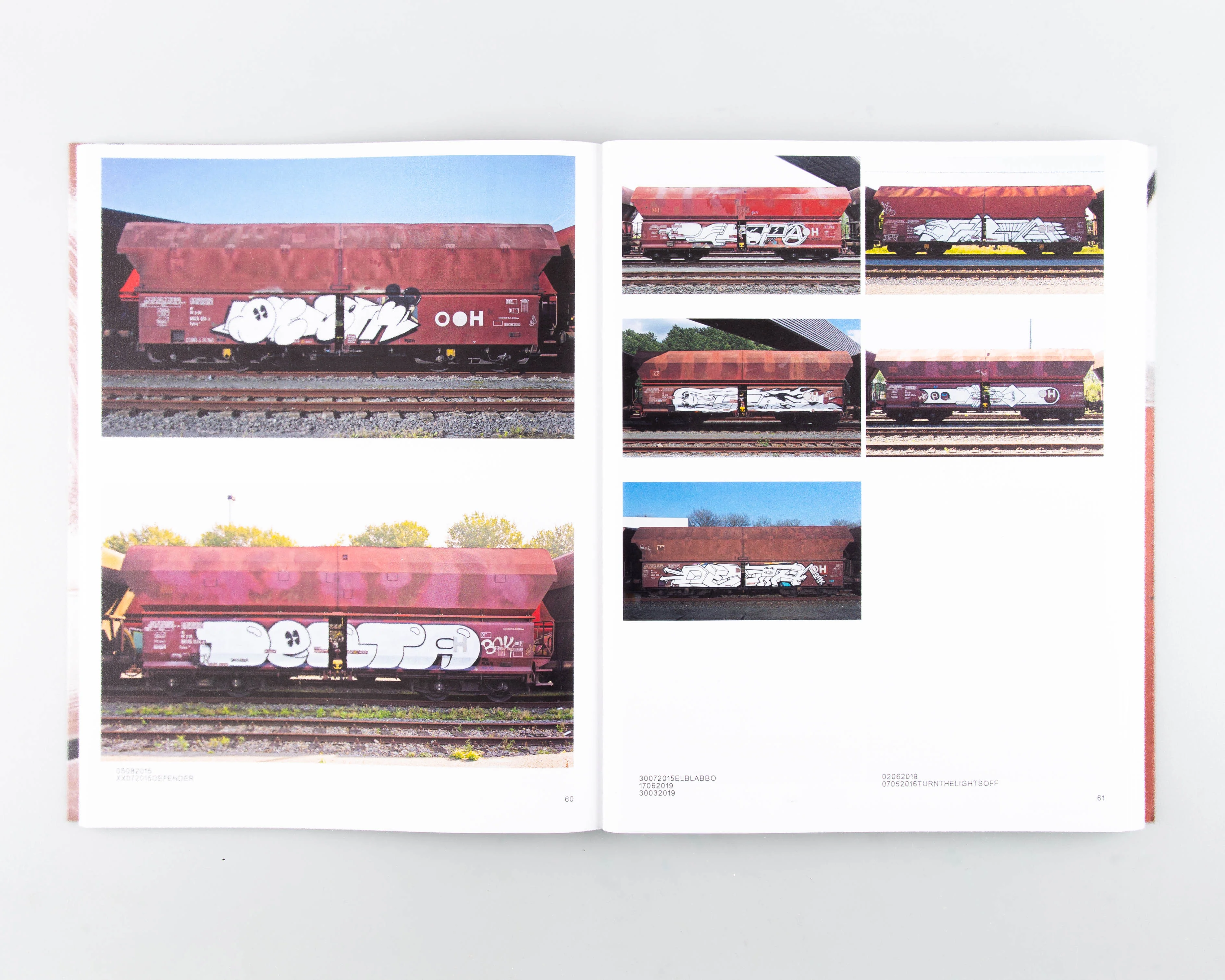 121/183, 761 photos of red-brown steel freight wagons with a painting on the side - Image 4