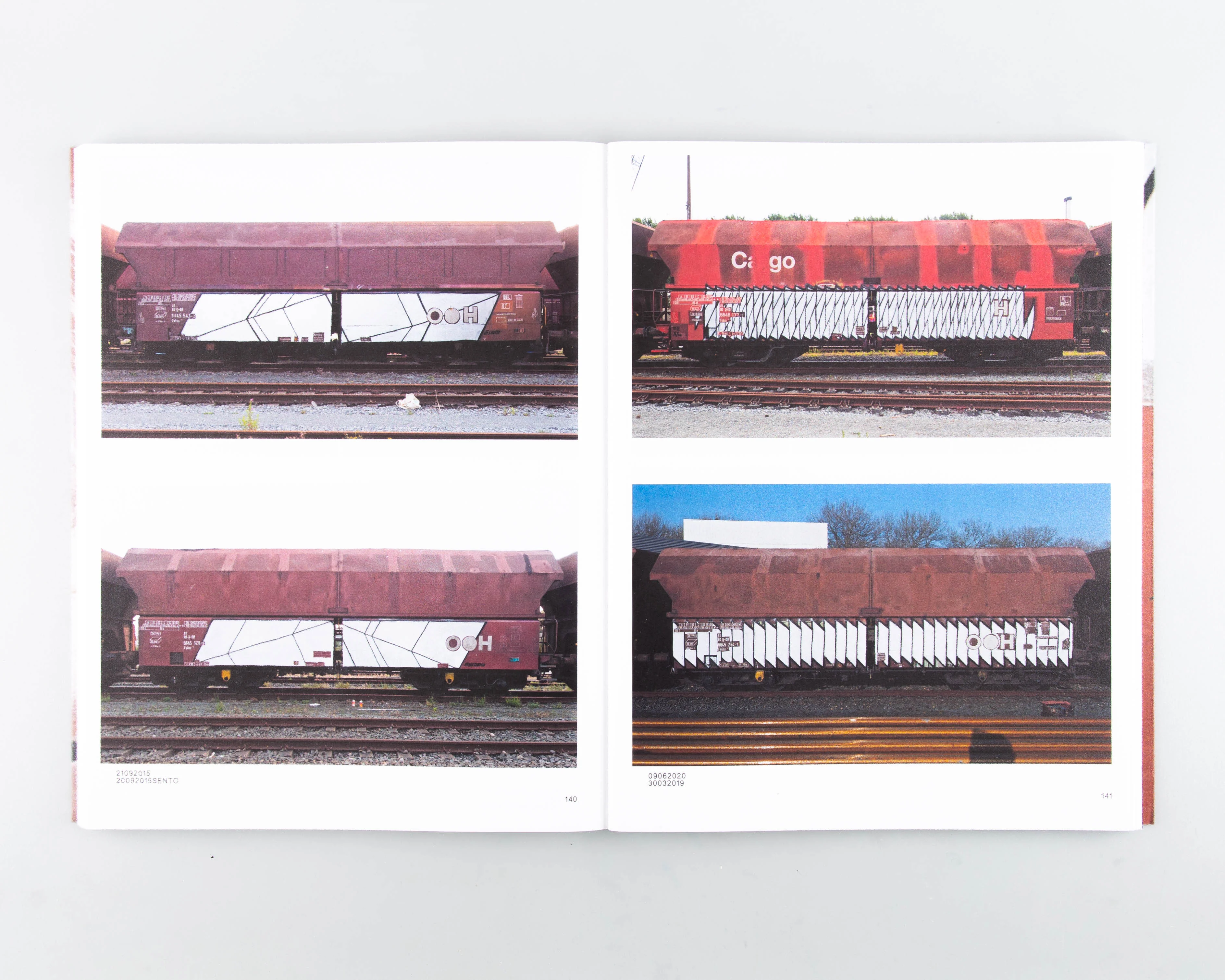 121/183, 761 photos of red-brown steel freight wagons with a painting on the side - Image 7