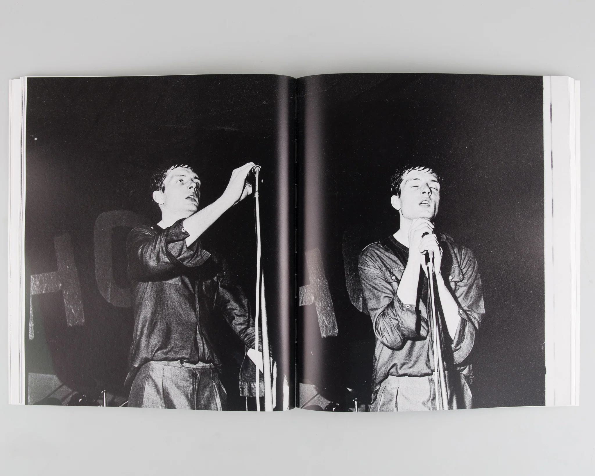 Archivum: Vintage Joy Division Prints - Image 6
