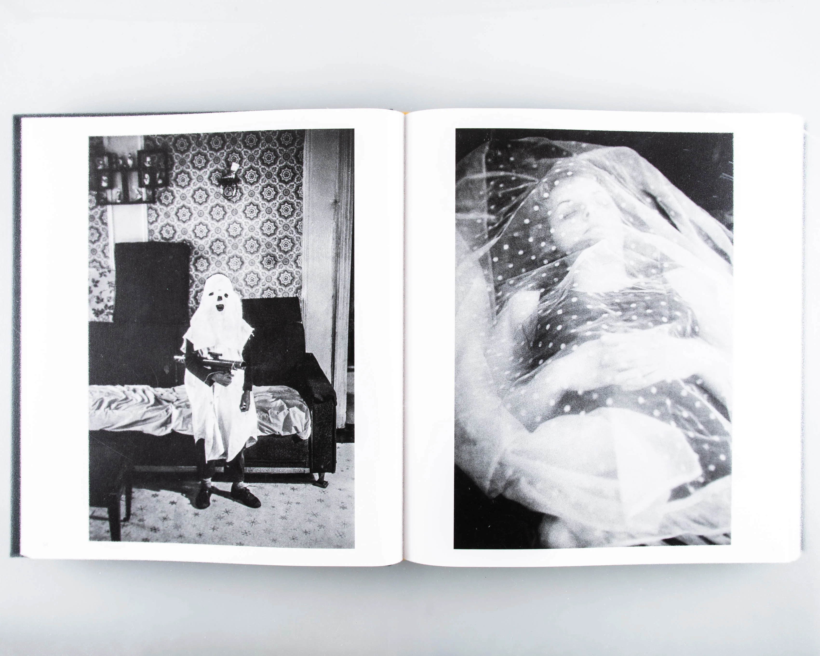 Larry Fink: Hands On / A Passionate Life of Looking - Image 8
