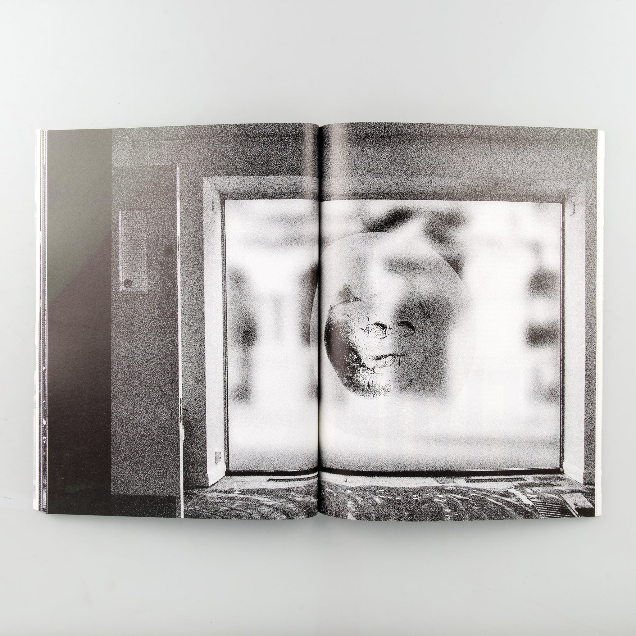 &MODEL - Image 2